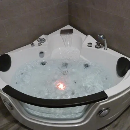 Apartamento Intimo Y Acogedor Algunos Con Bañera Hidromasaje