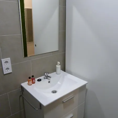 Intimo Y Acogedor Algunos Con Bañera Hidromasaje Apartamento