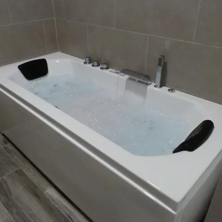 Intimo Y Acogedor Algunos Con Bañera Hidromasaje